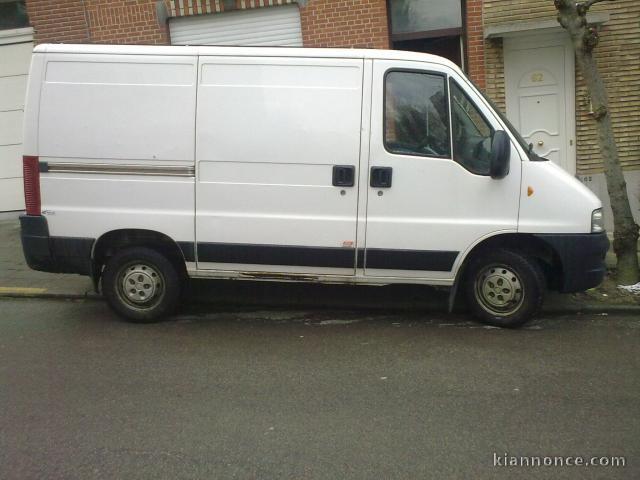 camionnette de 12 à 35m³ avec chauffeur à l\
