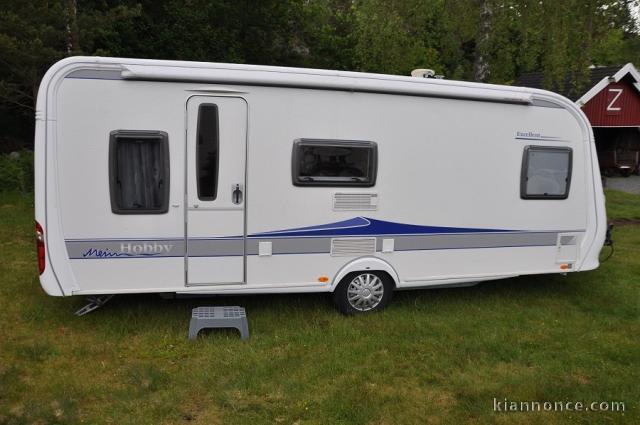 Caravane Hobby lit tt fait 2 places+lit sur dinette