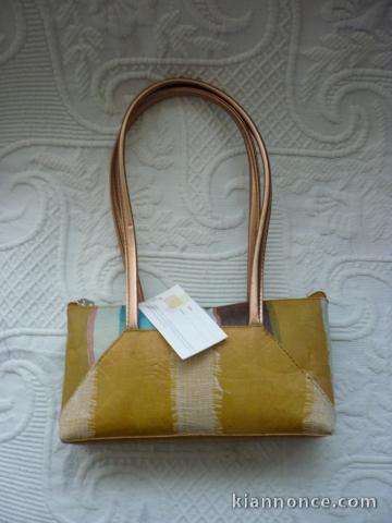 SACS A MAINS/ACCESSOIRES