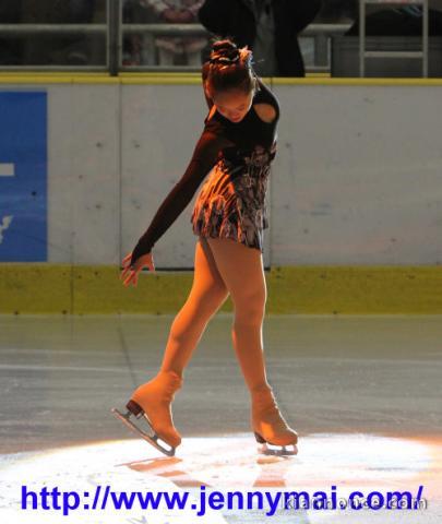  Magnifique Robe de Patinage Artistique marque JM. en différentes