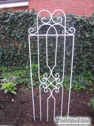 Échelle aux plantes grimpantes magnifique et très décorative.