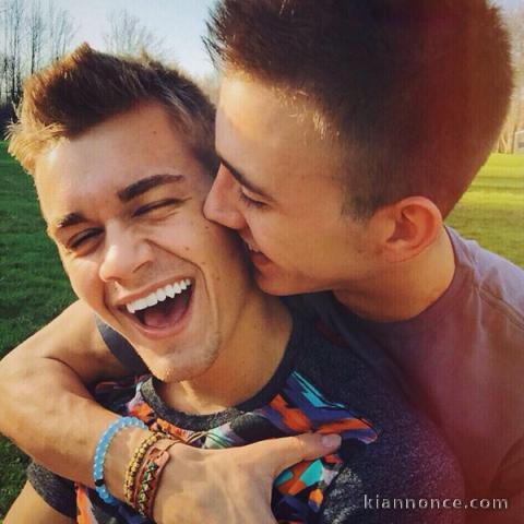 RENCONTRES DE FORCE GAY