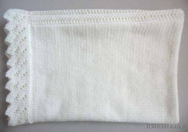 couverture écrue tricot laine bébé fait main