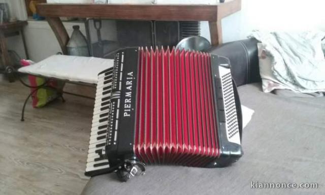 ACORDEON PIERMARIA EN TRES BON ETATS 