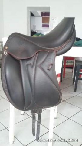 Siege de dressage makila devoucoux