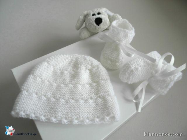 Tricot layette bb fait main, bonnet et chaussons