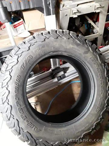 Pneus de camion 10 plis solides à vendre