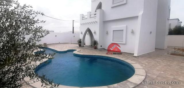 A VENDRE UNE VILLA NEUVE DE STANDING A MIDOUN DJERBA