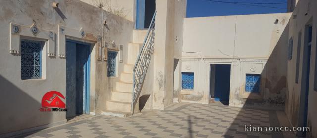 A VENDRE UN HOUCH A RENOUVELÉ A HOUMT SOUK DJERBA