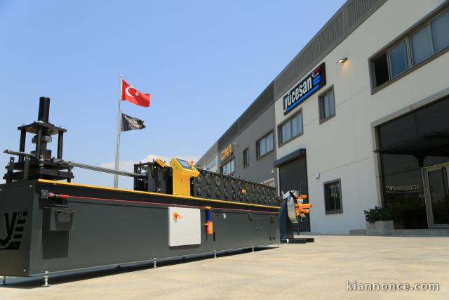 MACHINE PROFILEUSE DE LAME POUR RIDEAU METALLIQUE ELECTRIQUE