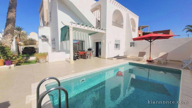  VILLA AVEC PISCINE À LA ZONE TOURISTIQUE MIDOUN DJERBA