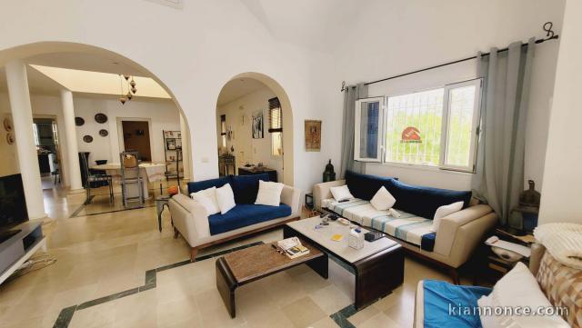 A VENDRE EN ZT BELLE VILLA AVEC PISCINE PRIVÉE - RÉF V623