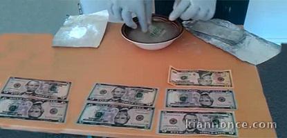 Solution chimique et poudre d\