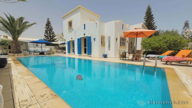  BELLE VILLA AVEC PISCINE PRIVÉE EN ZONE TOURISTIQUE DJERBA
