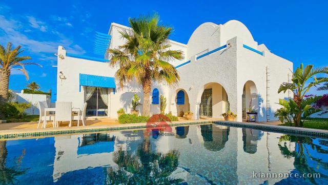 VILLA AVEC PISCINE À HOUMT SOUK DJERBA - RÉF L768