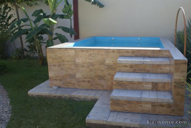 VENTE MAISON T3 + STUDIO AVEC PISCINE A AMBOROVY 