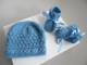 Bonnet et chaussons bleu torsades, tricot b&eacute;b&eacute;