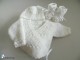 Tricot layette bb fait main, brassi&egrave;re, bonnet, chaussons, b&eacute;guin