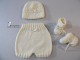 Ensemble 1 mois bonnet chaussons culotte bloomer tricot b&eacute;b&eacute; fait